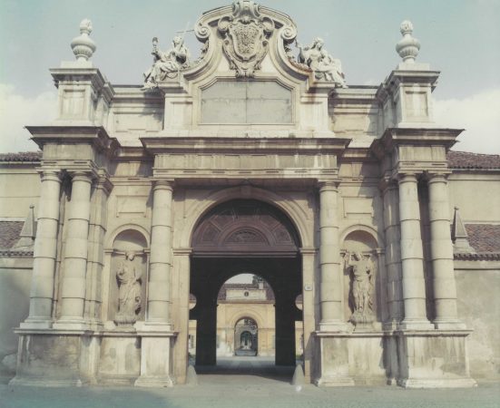 Ospedali-psichiatrici-di-Torino_02-551x450