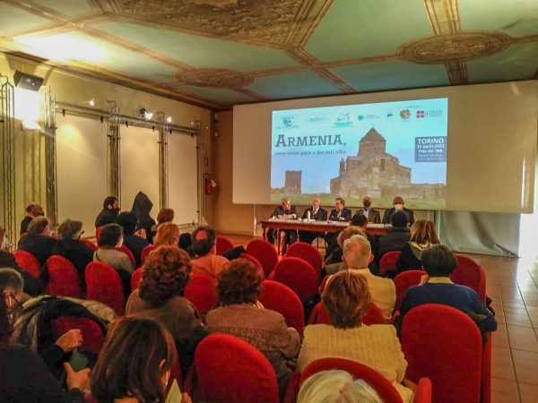 021_armeni-600x450
